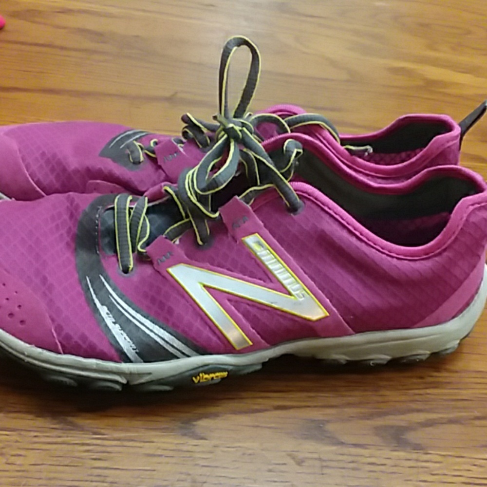 New Balance MINIMUS Women's Shoes, Size 7.5, Magenta EUC - Picture 4 of 7